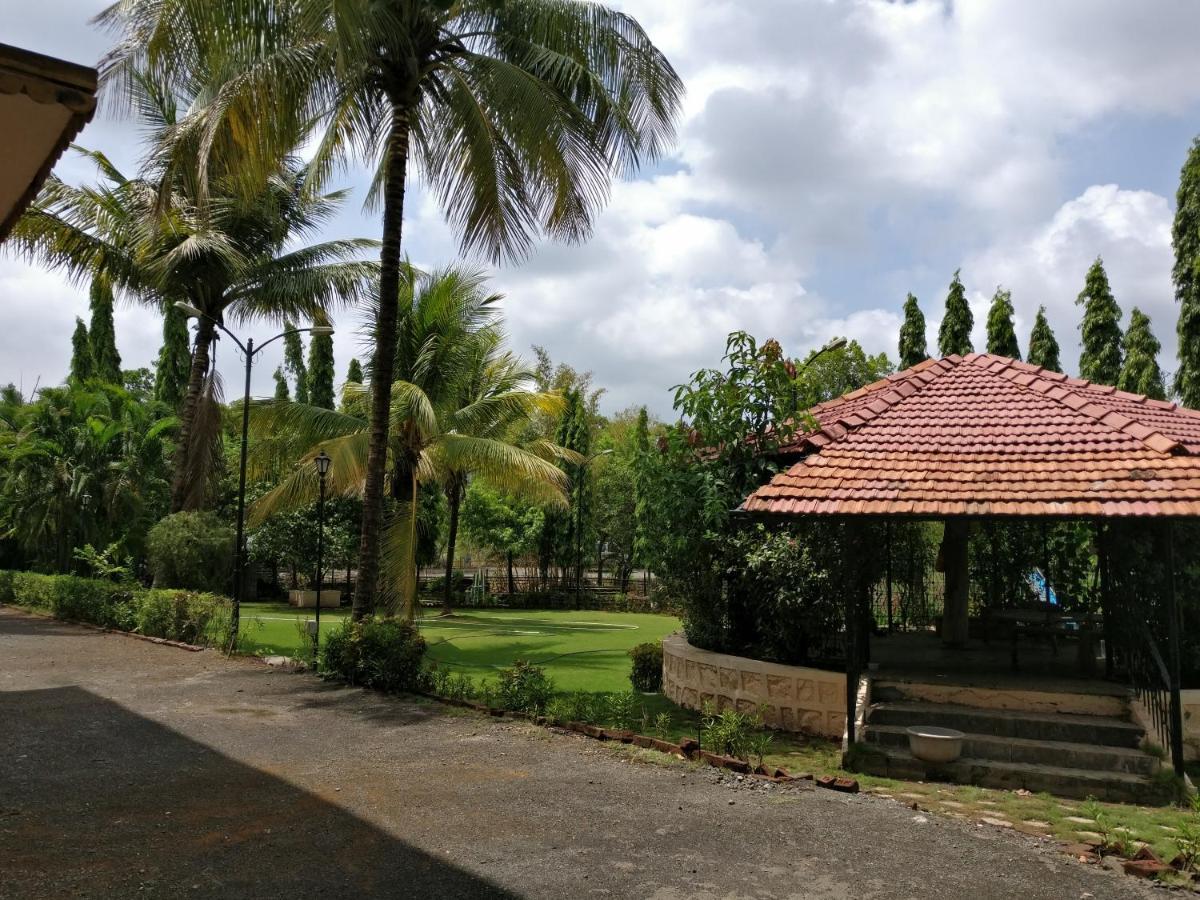 Pushp Vatika Resort & Lawns Нави Мумбай Екстериор снимка