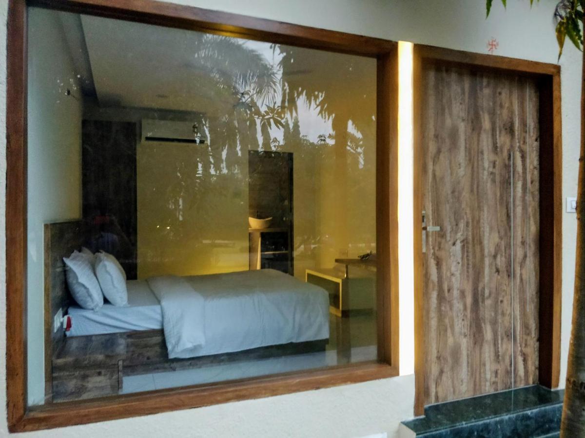 Pushp Vatika Resort & Lawns Нави Мумбай Екстериор снимка
