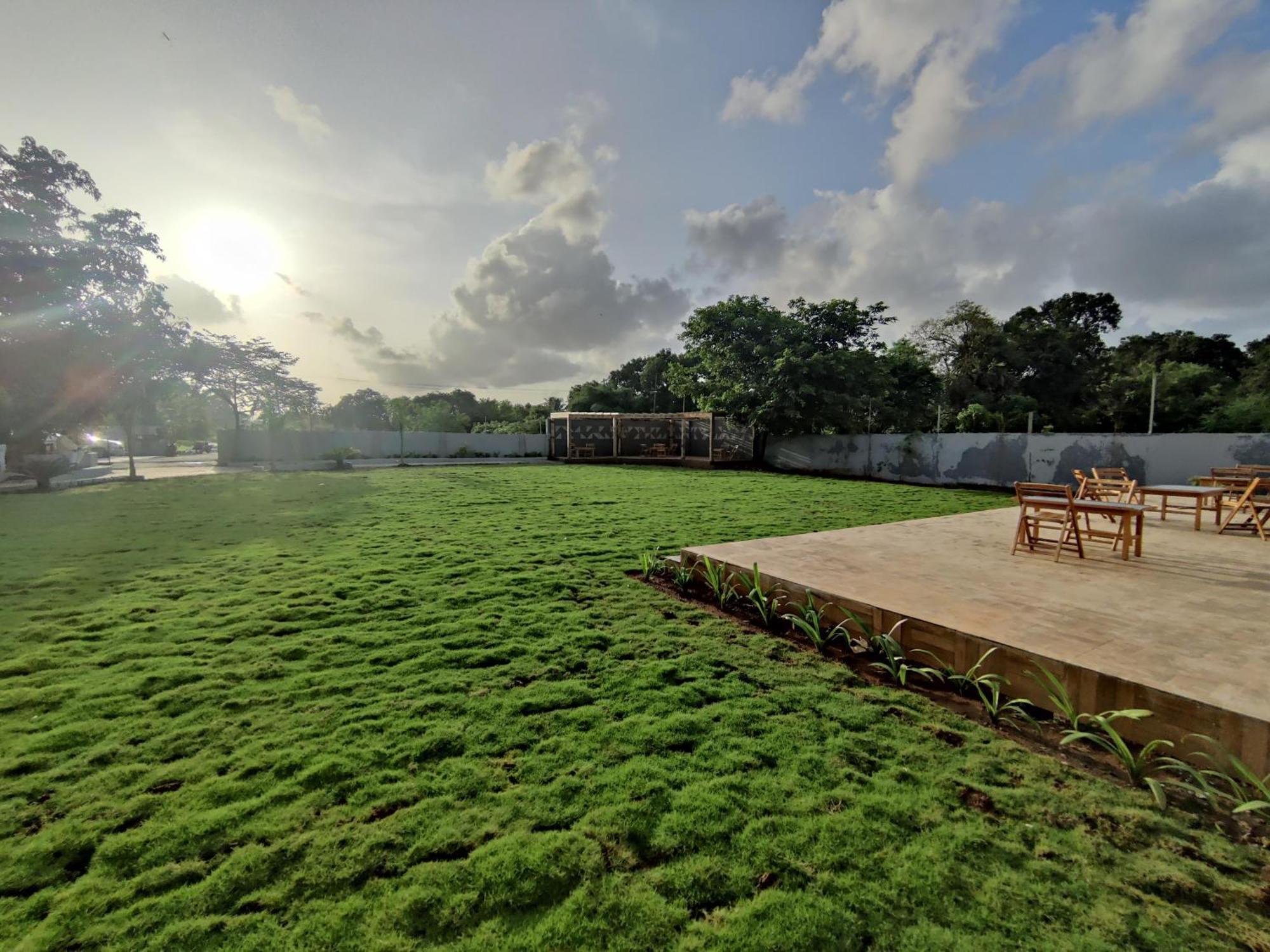 Pushp Vatika Resort & Lawns Нави Мумбай Екстериор снимка